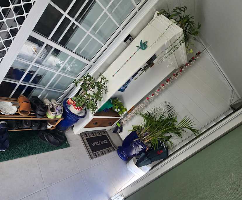 Furnished room in a share house