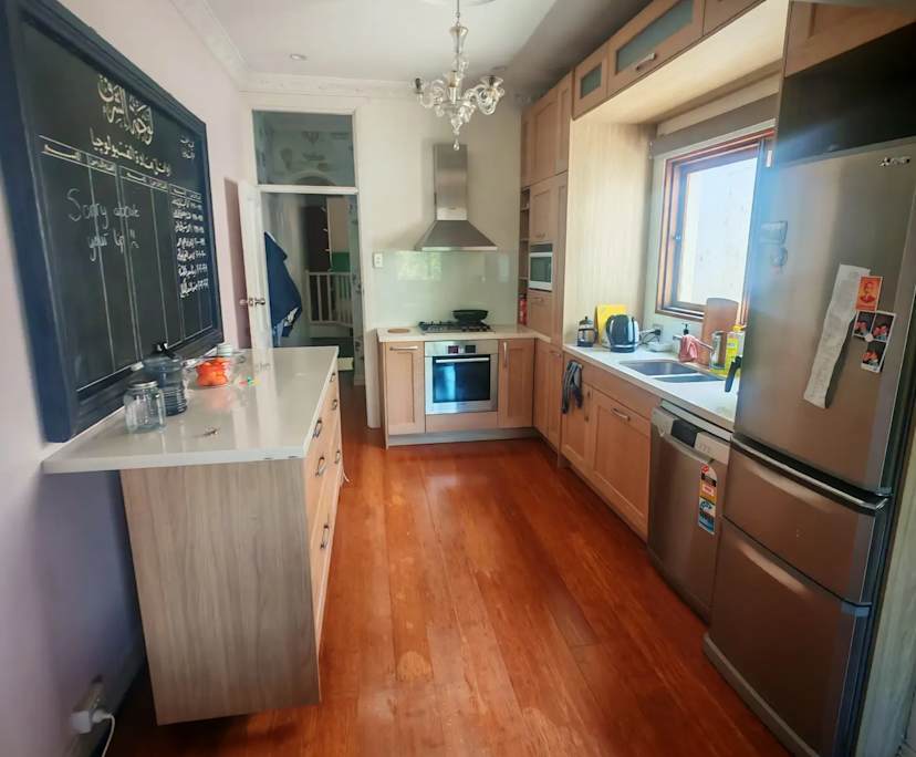 Furnished room in a flatshare