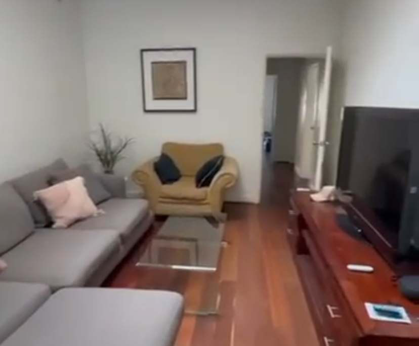 Whole property with 4 rooms for rent