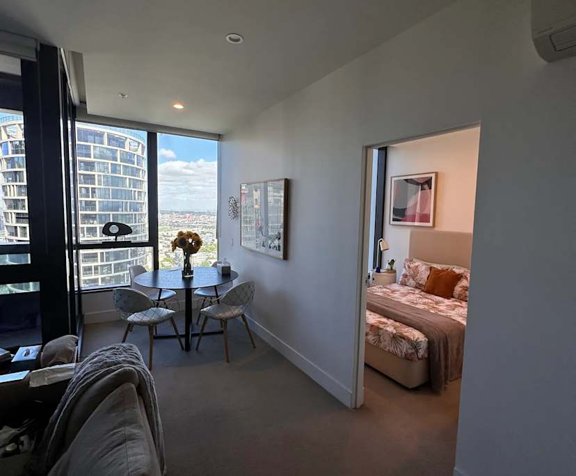 Furnished room with ensuite in a flatshare