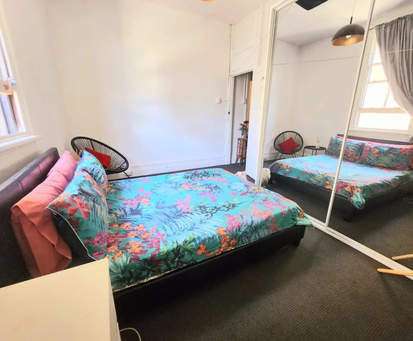 Furnished room in a flatshare