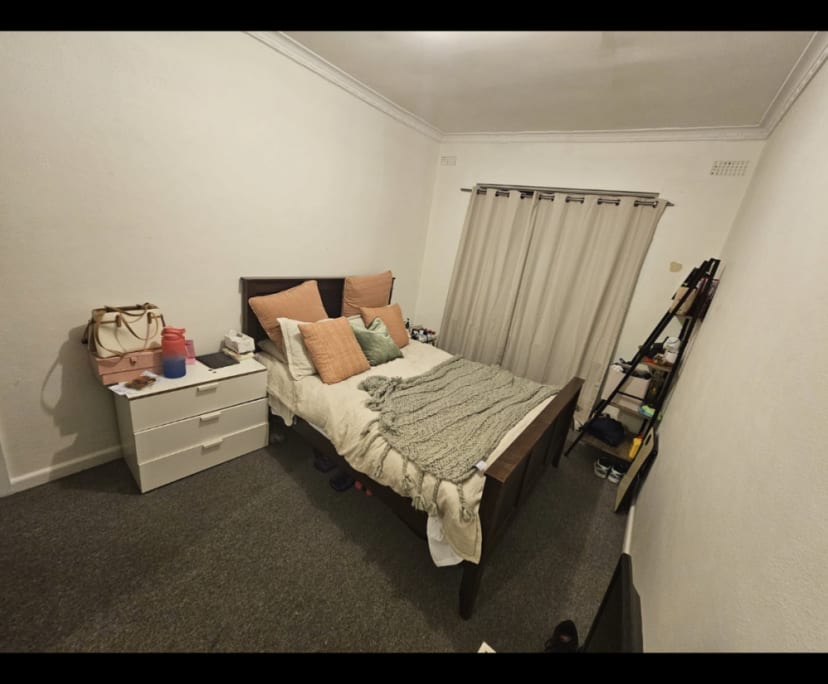Room in a share house