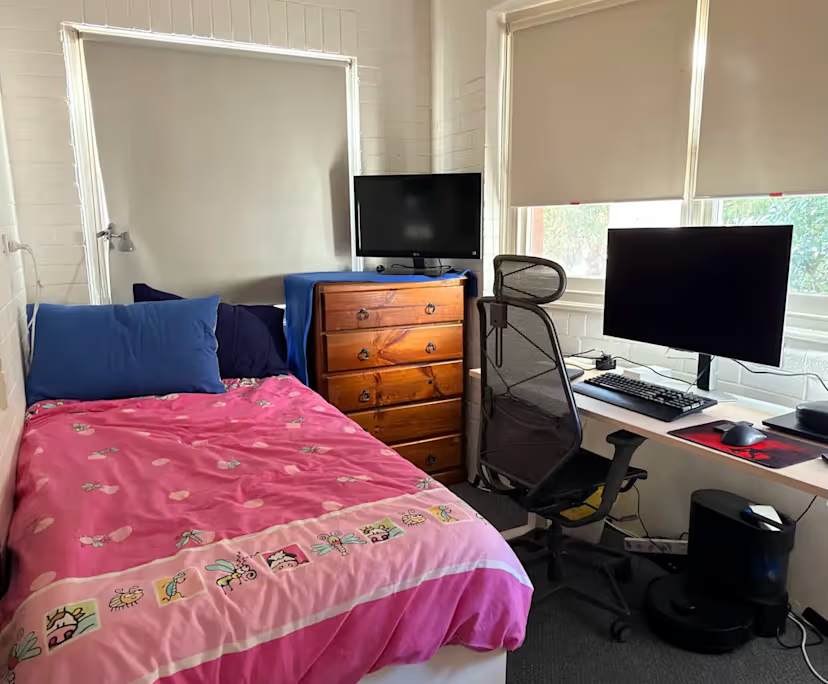 Furnished room in a share house