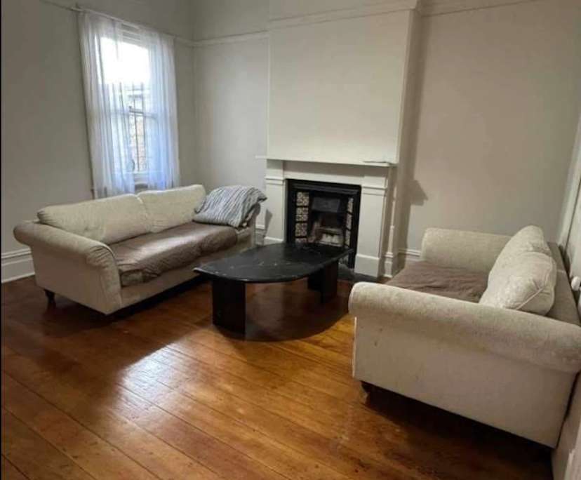 Furnished room in a share house