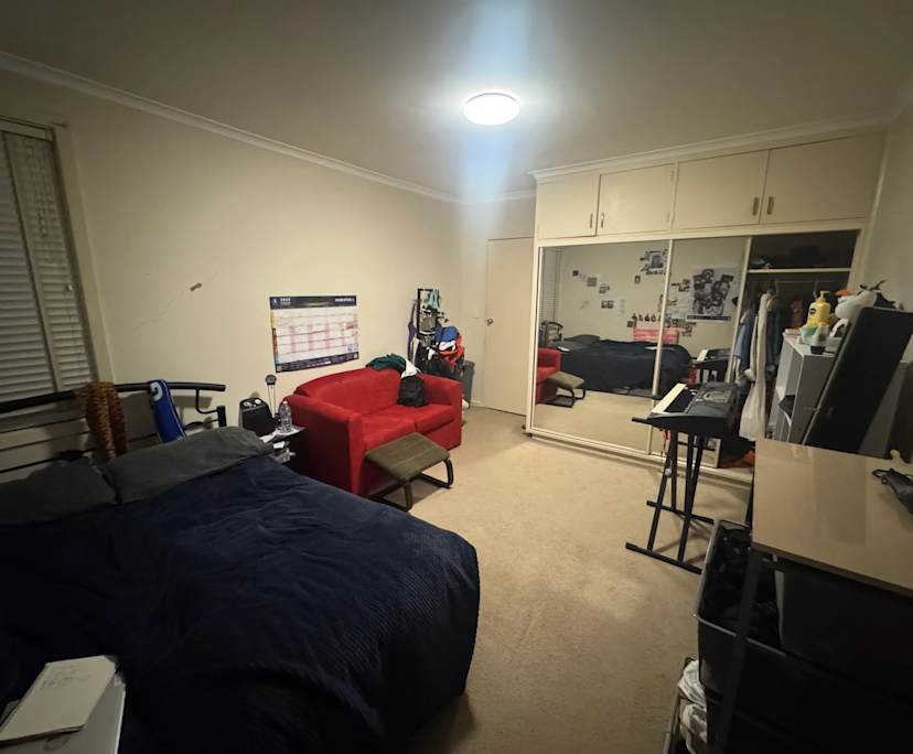 Unfurnished room in a flatshare