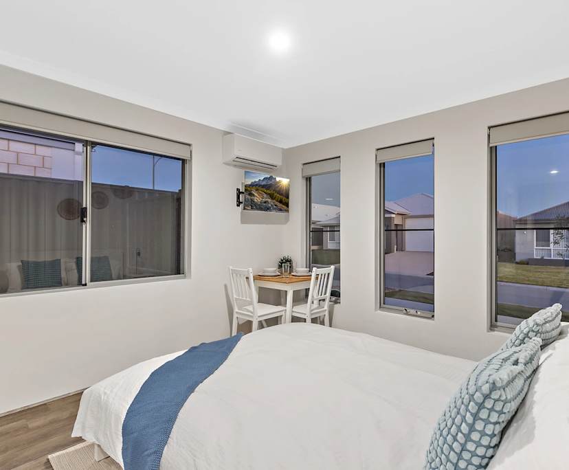 $320, Share-house, 6 bathrooms, Madora Bay WA 6210