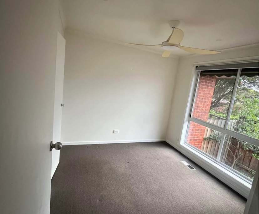 Unfurnished room in a flatshare