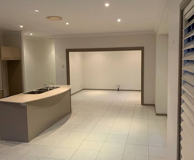 $350, Share-house, 3 bathrooms, Hamilton NSW 2303