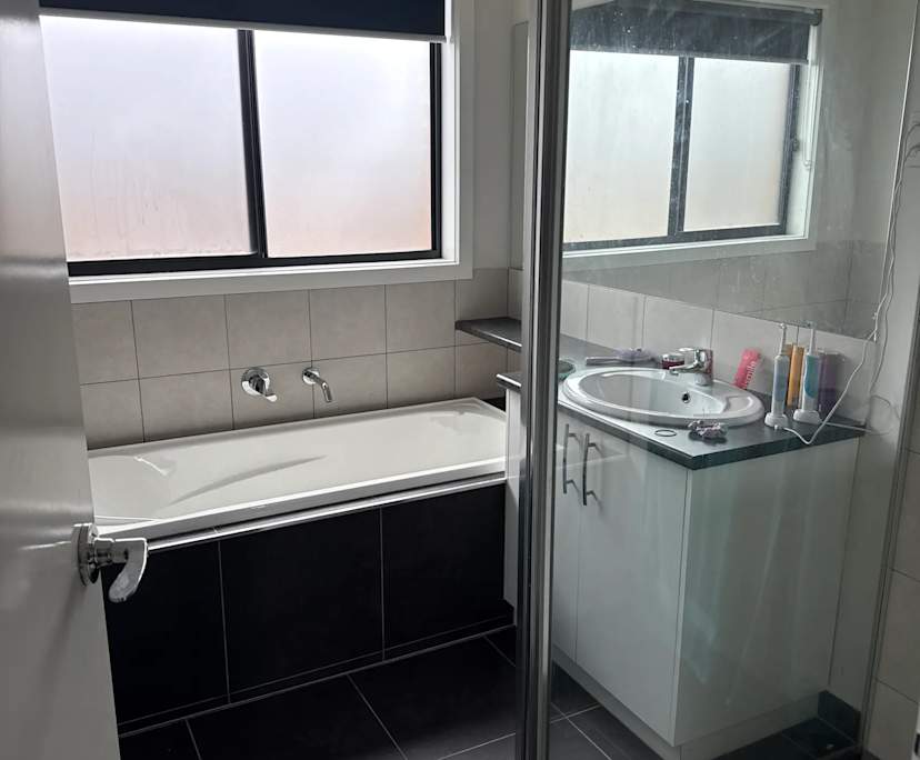 Unfurnished room in a share house