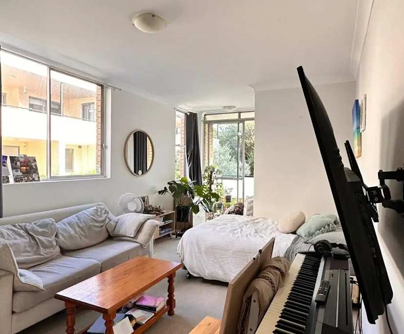 Furnished room studio flat for rent