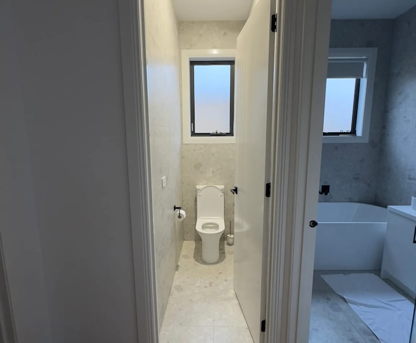 $225, Share-house, 2 bathrooms, Deanside VIC 3336