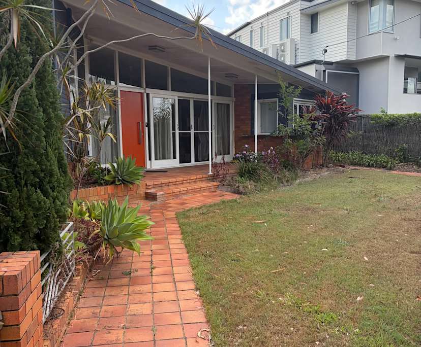 $210, Student-accommodation, 5 bathrooms, Saint Lucia QLD 4067