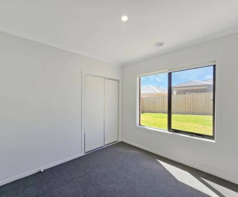 $130, Share-house, 4 bathrooms, Charlemont VIC 3217