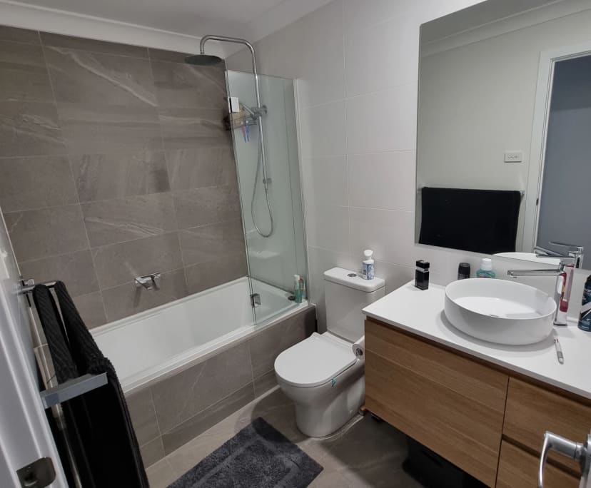 Room for Rent in Mount Hutton, Newcastle 300, Fur...