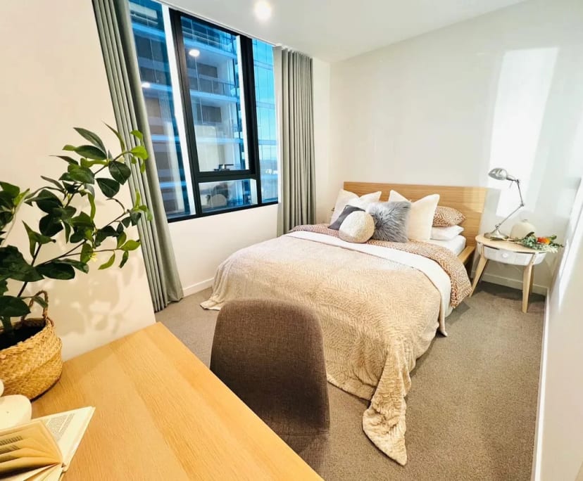 Furnished room with ensuite in a flatshare