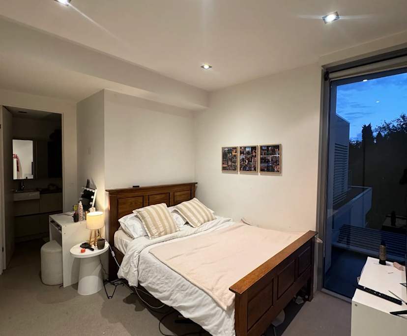 Room with ensuite in a flatshare
