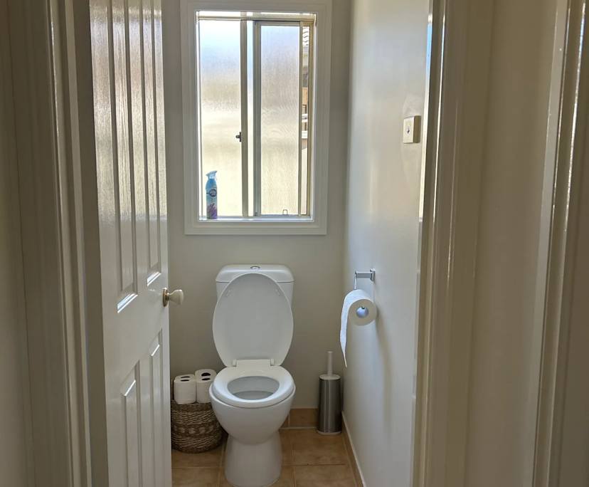 $220, Share-house, 3 bathrooms, Caroline Springs VIC 3023