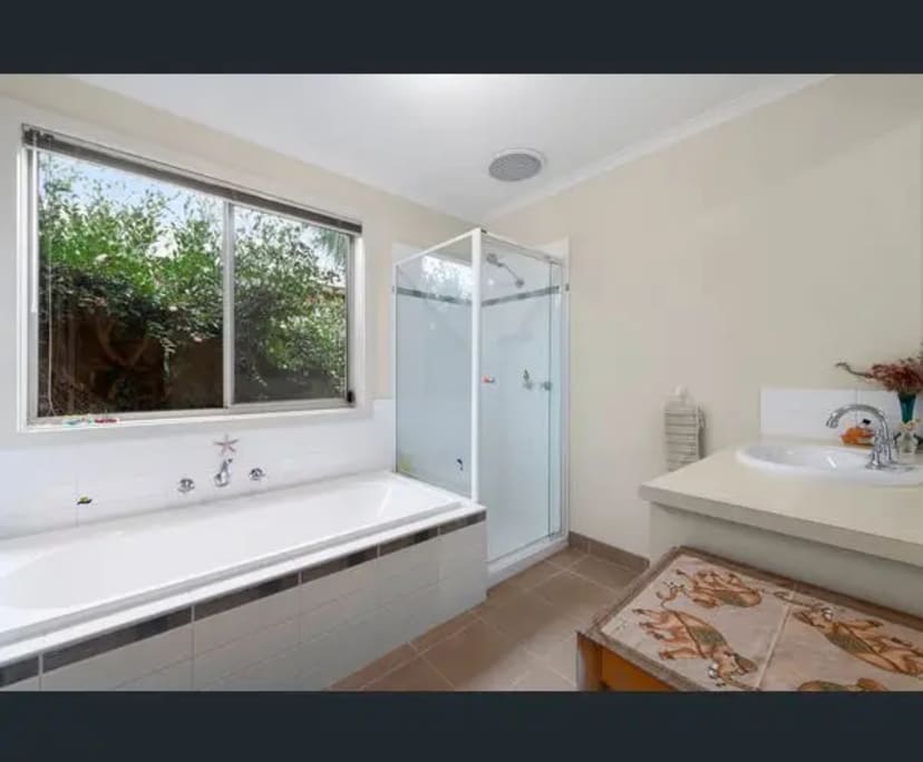 $250, Homestay, 2 bathrooms, Drysdale VIC 3222