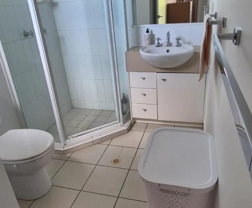 $400, Flatshare, 2 bathrooms, Indooroopilly QLD 4068