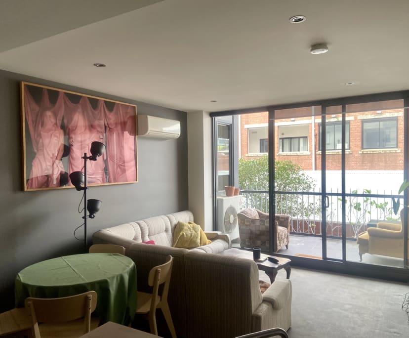 Unfurnished room with ensuite in a flatshare
