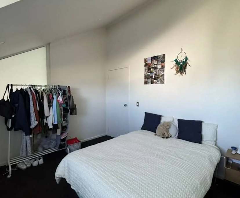 Unfurnished room in a flatshare