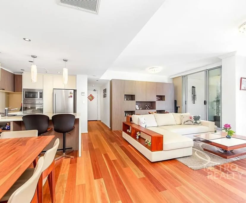 Room for Rent in Haymarket, Sydney 500, Furnished...