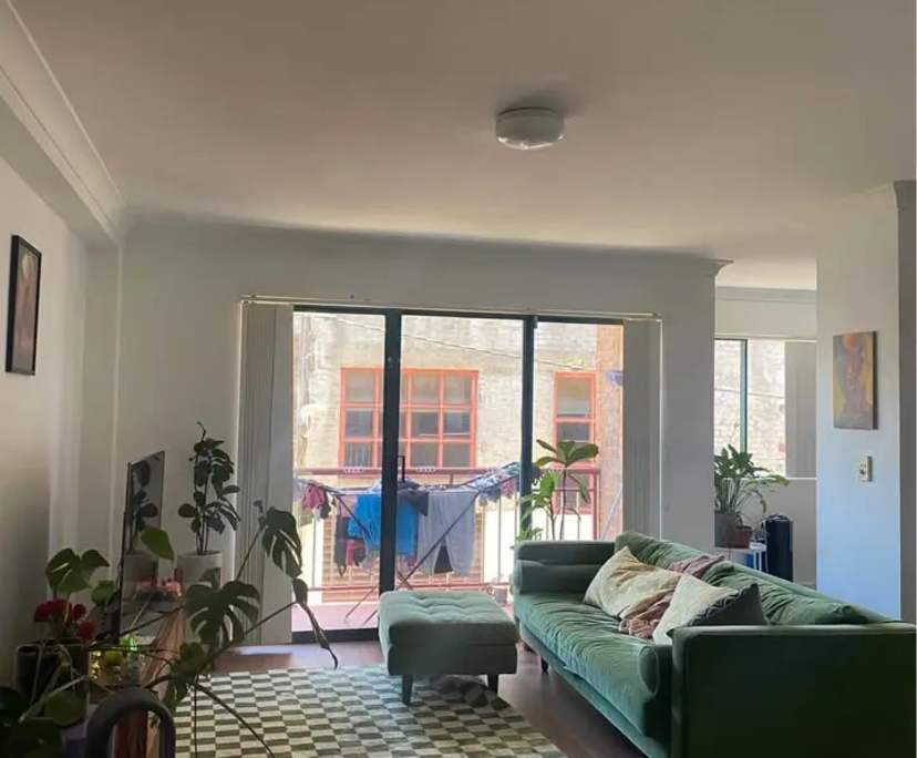 Furnished room in a flatshare