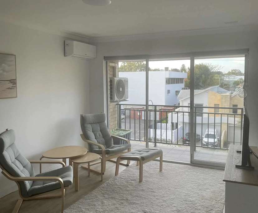 Furnished room in a flatshare