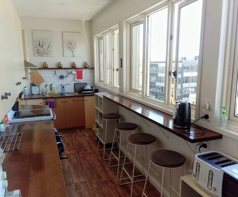 Room in a share house