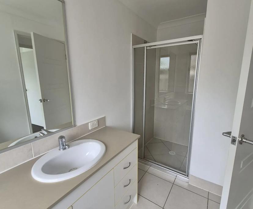 $750, Whole-property, 4 bathrooms, Regents Park QLD 4118