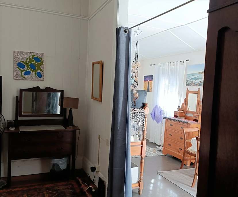 $305, Homestay, 5 bathrooms, Yeerongpilly QLD 4105