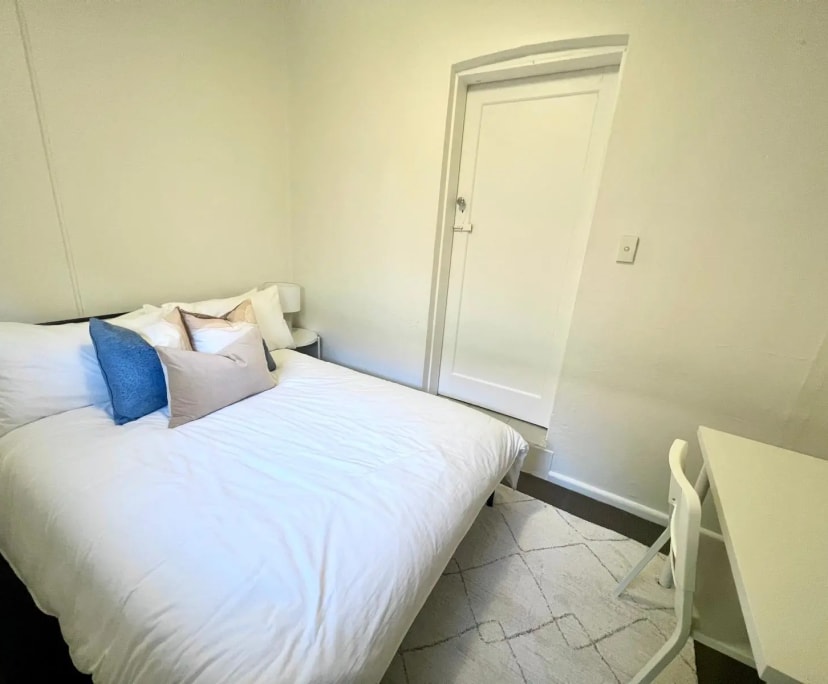 $675, 1-bed, 1 bathroom, Enmore NSW 2042