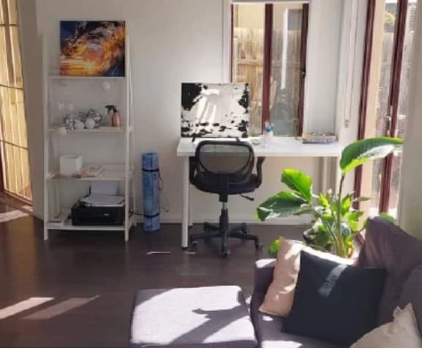 Room in a share house