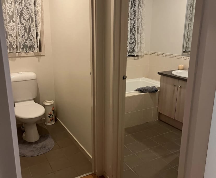 $400, Share-house, 3 bathrooms, Cranbourne East VIC 3977