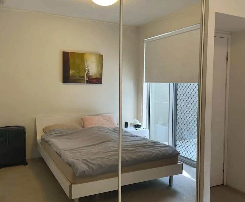 Furnished room with ensuite in a flatshare