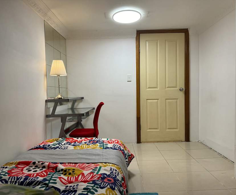 Furnished room in a share house