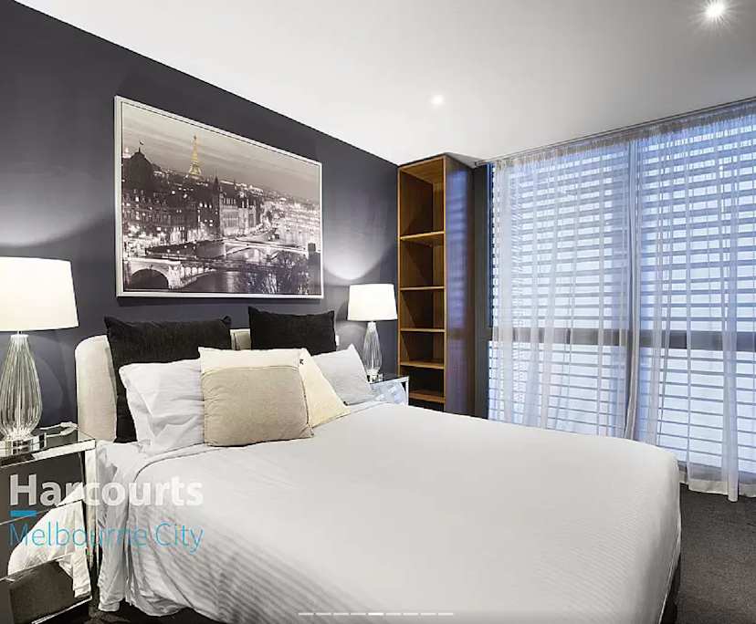 Furnished room with ensuite in a flatshare