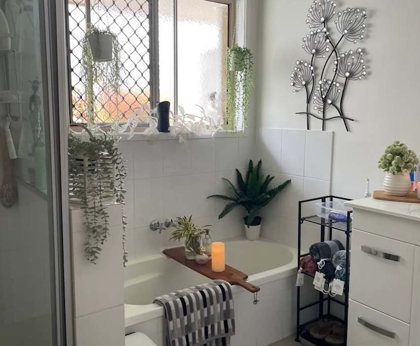 Furnished room with own bathroom