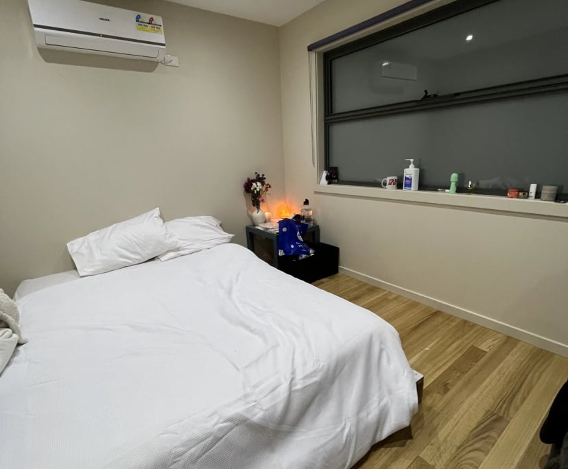 Unfurnished room in a share house