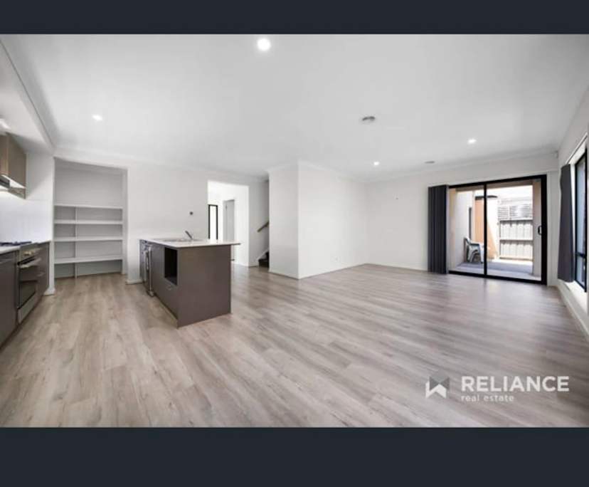 $240, Share-house, 4 bathrooms, Werribee VIC 3030