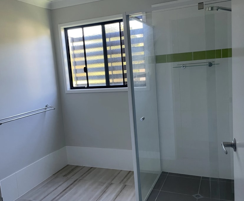 $300, Share-house, 3 bathrooms, Waterford QLD 4133