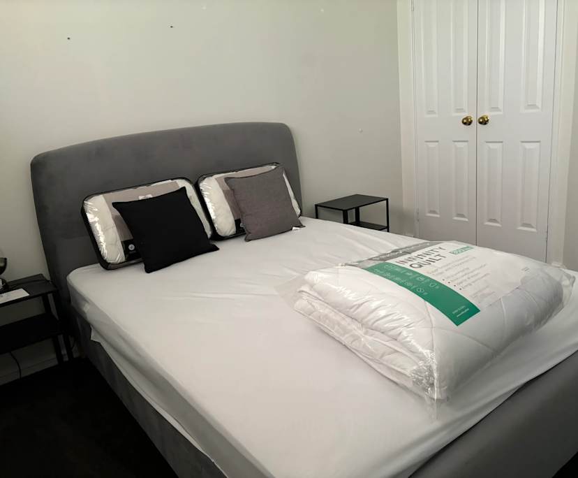 Furnished room with own bathroom