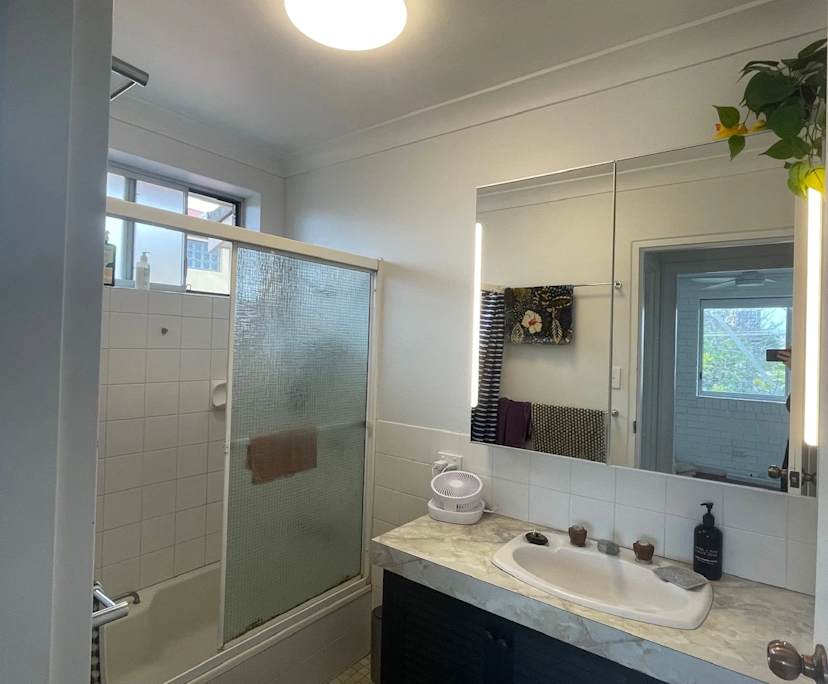 $300, Flatshare, 2 bathrooms, Saint Lucia QLD 4067