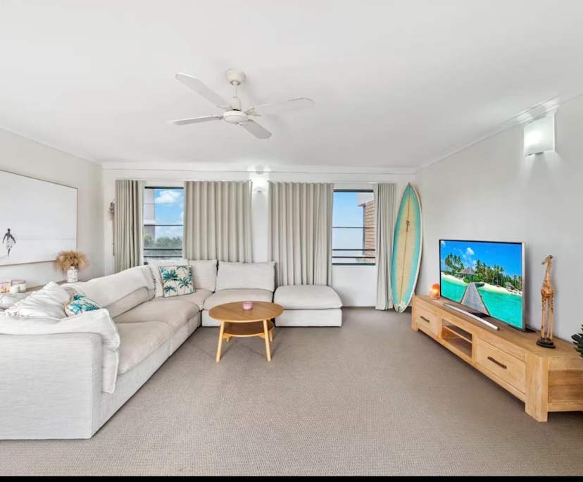 Furnished room in a flatshare