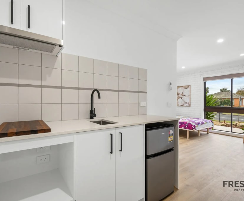 $330, Share-house, 6 bathrooms, Bell Post Hill VIC 3215