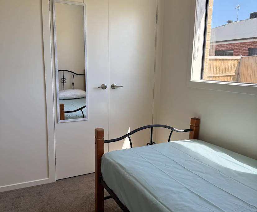 Room in a share house