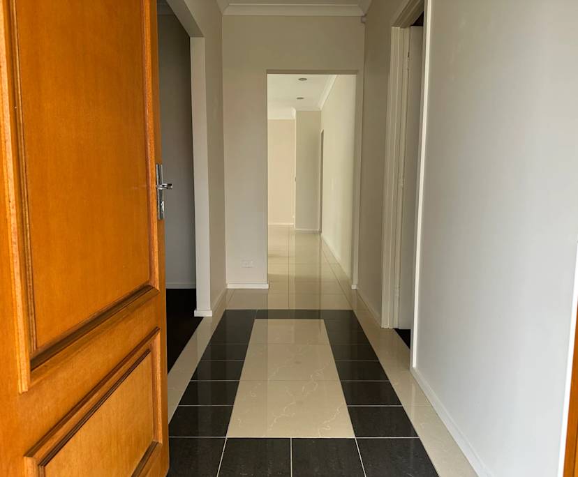 Whole property with 4 rooms for rent