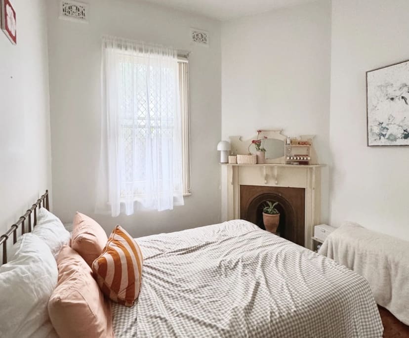 Room in a share house