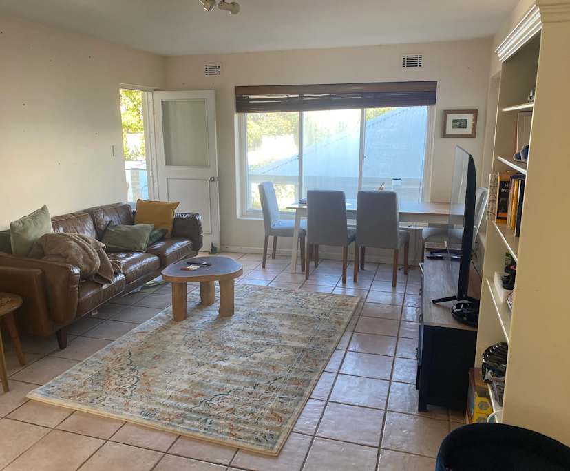 Furnished room in a flatshare