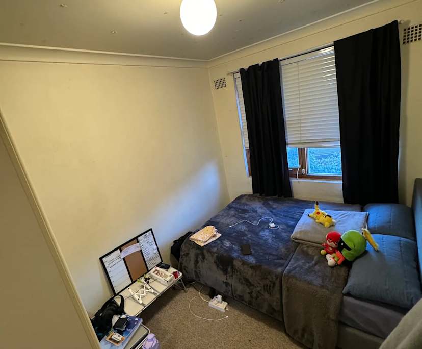 Unfurnished room in a flatshare